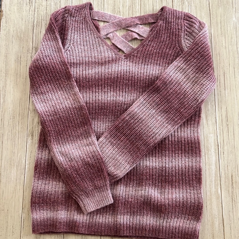 Back detailed v neck sweater (pink)